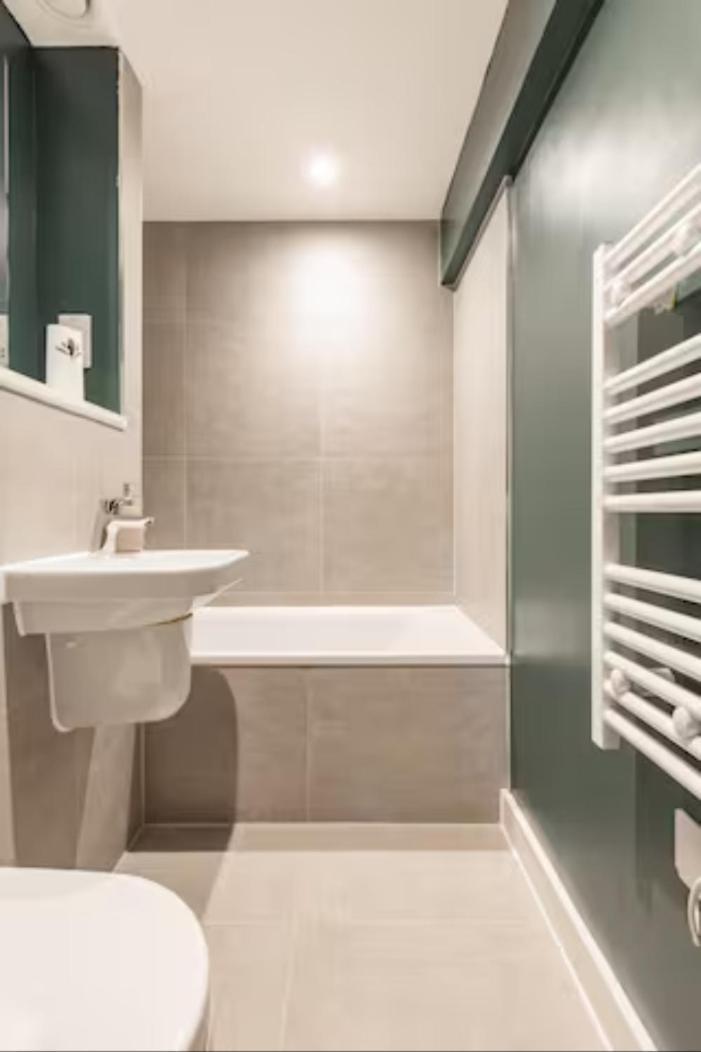 Two Bedrooms Exquisite En-Suite Apartment Deansgate Manchester Extérieur photo